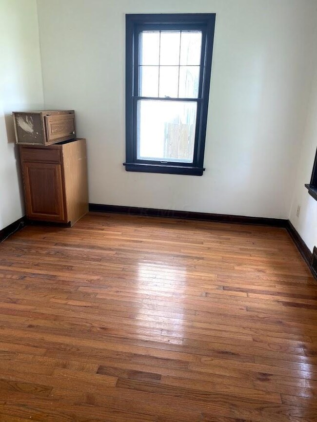 908 Geers dining room