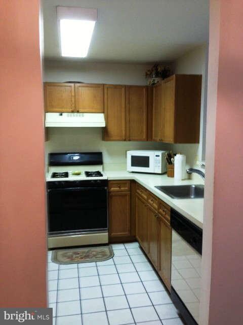 5573 Seminary Rd unit 205, Baileys Crossroads, VA 22041 - photo 7