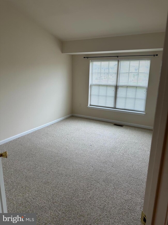 2048 Powell Dr, Chambersburg, PA 17201 - photo 7