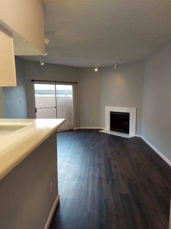 10855 Meadowglen Ln unit 1108, Houston, TX 77042 - photo 3