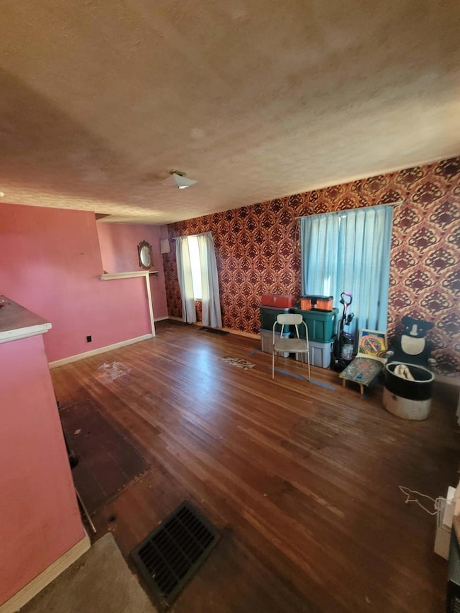 1398 E 23rd Ave, Columbus, OH 43211 - photo 3