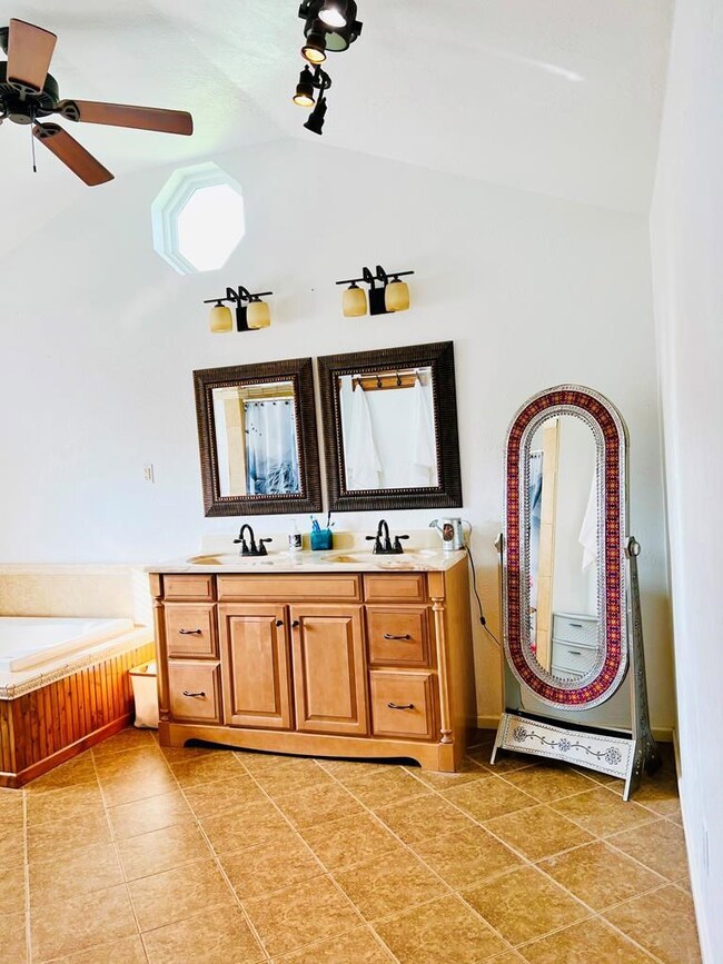 1230 Red Bird St, Rockport, TX 78382 - photo 4