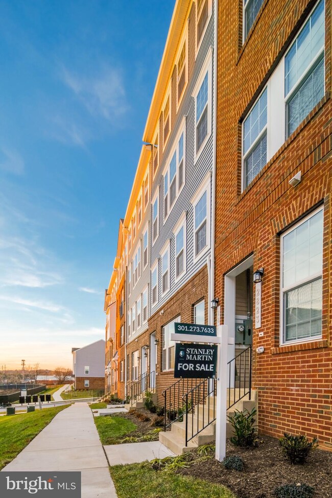 2821 Pinebrook Rd, Hyattsville, MD 20785 - photo 7