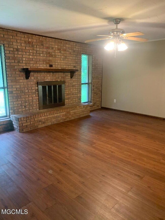 10428 Riverbend Cir, Moss Point, MS 39562 - photo 6