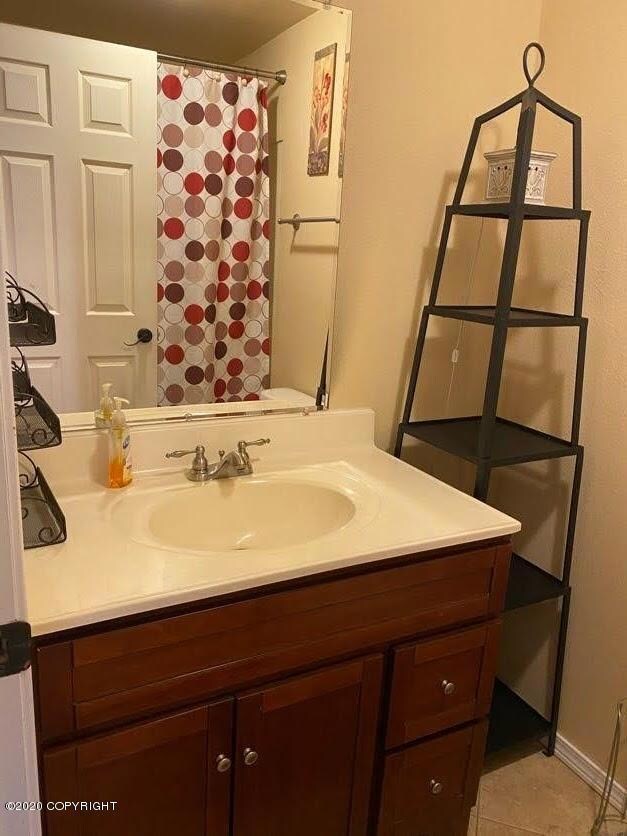 204 E Rezanof Dr, Kodiak, AK 99615 - photo 7