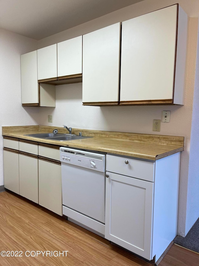 Kitchen--DW