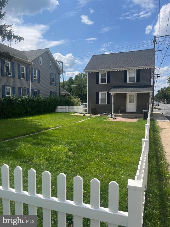 300 S Market Ave, Mount Joy, PA 17552 - photo 7