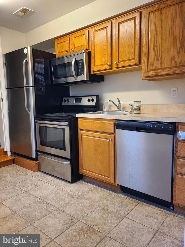 113 S Durham St, Baltimore, MD 21231 - photo 6