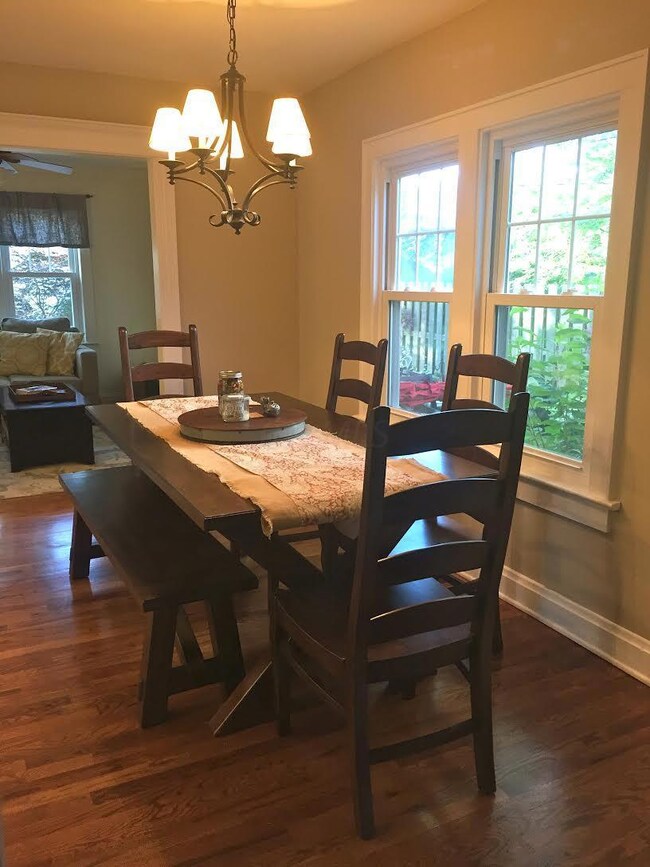 Dining area 1
