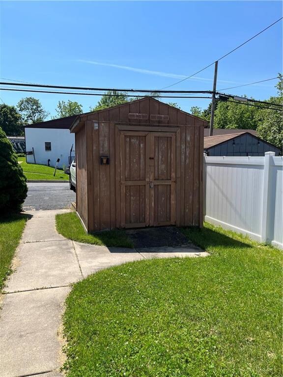 820 Chestnut St, Emmaus, PA 18049 - photo 3