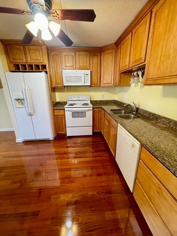 Captain Cove's Condominiums unit 608, Quincy, MA 02169 - photo 4