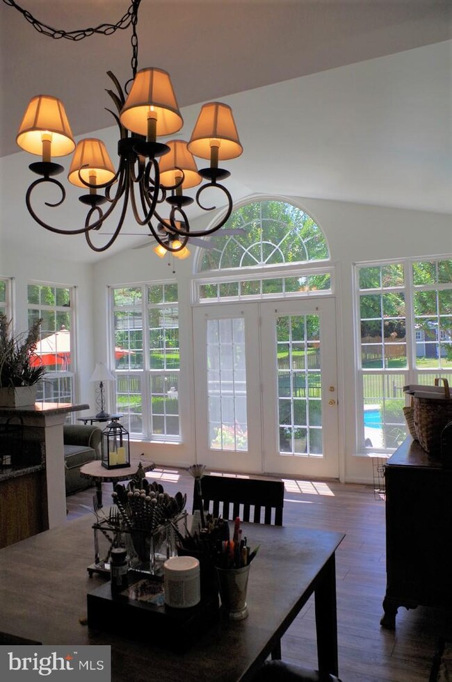 544 Canterbury Cir, Purcellville, VA 20132 - photo 5