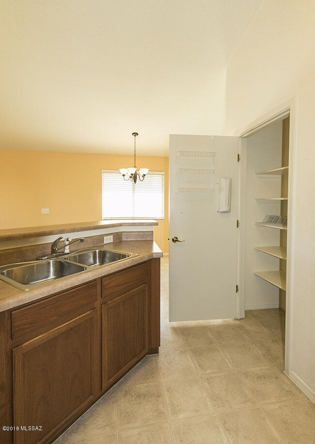 PaintedRiverInterior_F37A1392