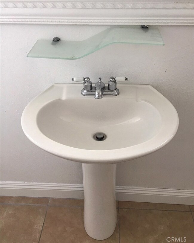 16913 Rio Vista St, Victorville, CA 92395 - photo 6