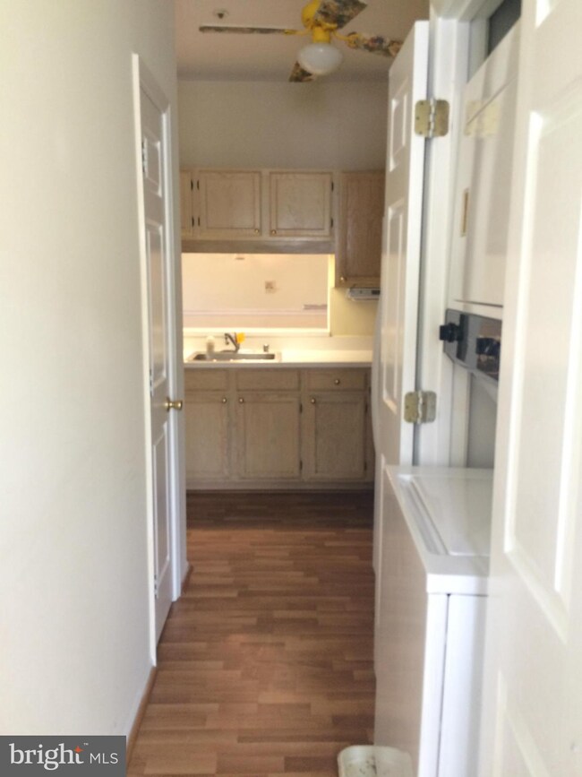 9209 Groffs Mill Dr unit 9209, Owings Mills, MD 21117 - photo 7