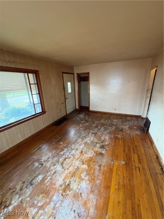 2127 Quayle Dr, Akron, OH 44312 - photo 4