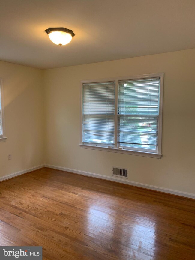 2517 Hughes Rd, Adelphi, MD 20783 - photo 2