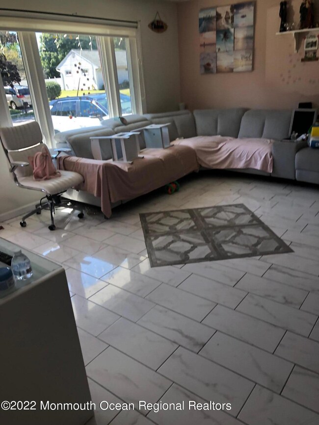 709 Coral Way (Living Room - View 1)