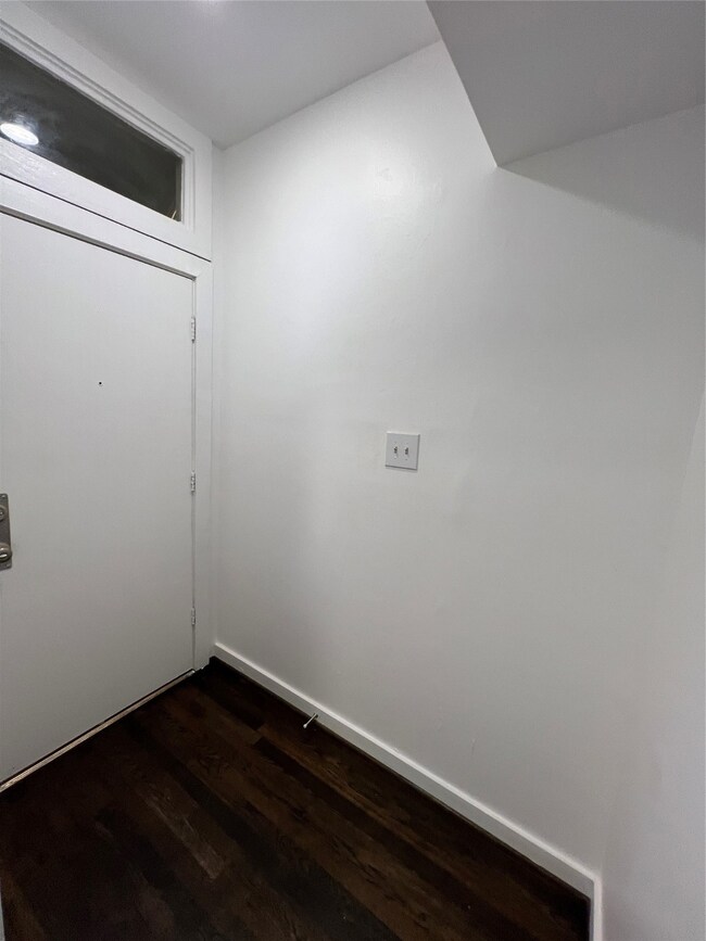 4021 Mandell St unit H, Houston, TX 77006 - photo 2