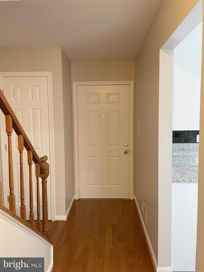 300H S 11th St, Purcellville, VA 20132 - photo 2