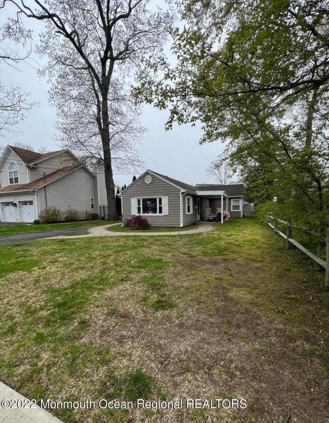 451 Harnell Ave, Oakhurst, NJ 07755 - photo 3