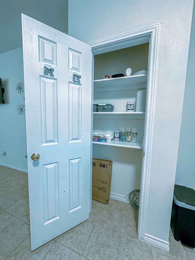 391 Riverside Dr unit 17, Eagle Pass, TX 78852 - photo 6