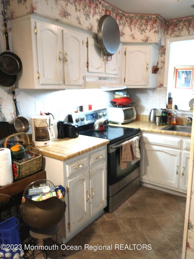 35C Canton Dr, Whiting, NJ 08759 - photo 5