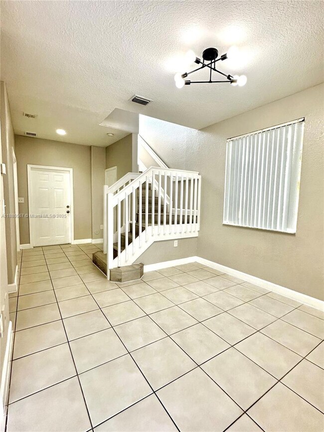 7301 NW 174th Terrace unit 100, Hialeah, FL 33015 - photo 5