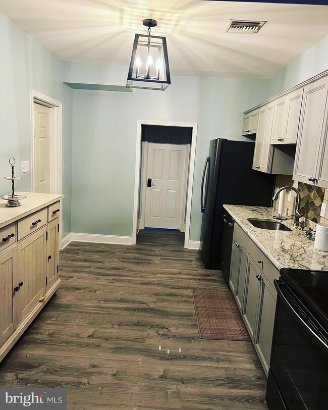 335 Main St unit 2ND FL, Pennsburg, PA 18073 - photo 2