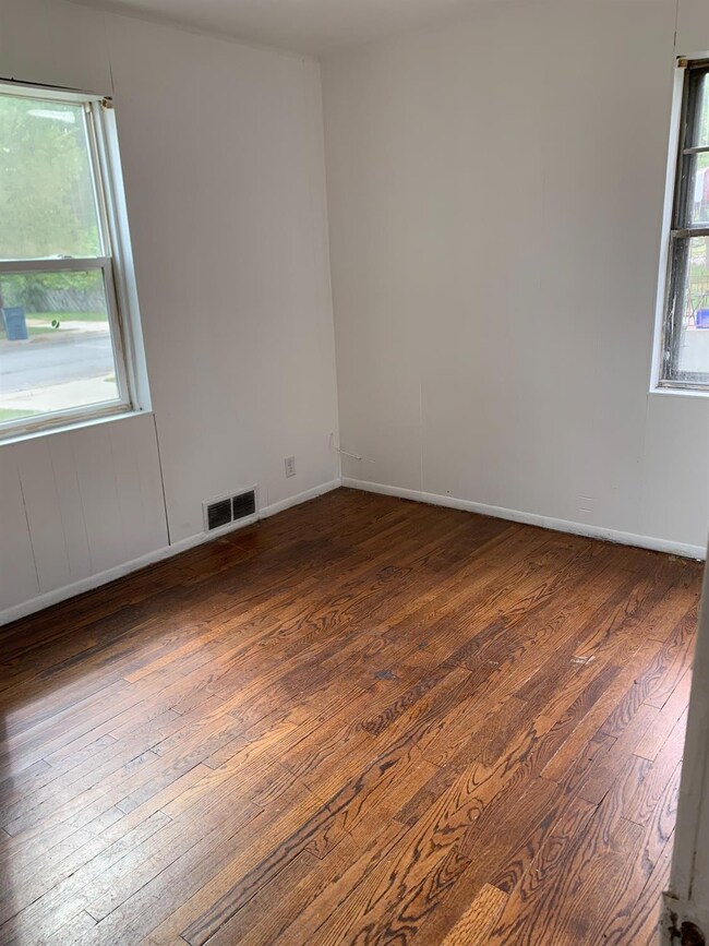 832 E 45th Ave, Gary, IN 46409 - photo 6