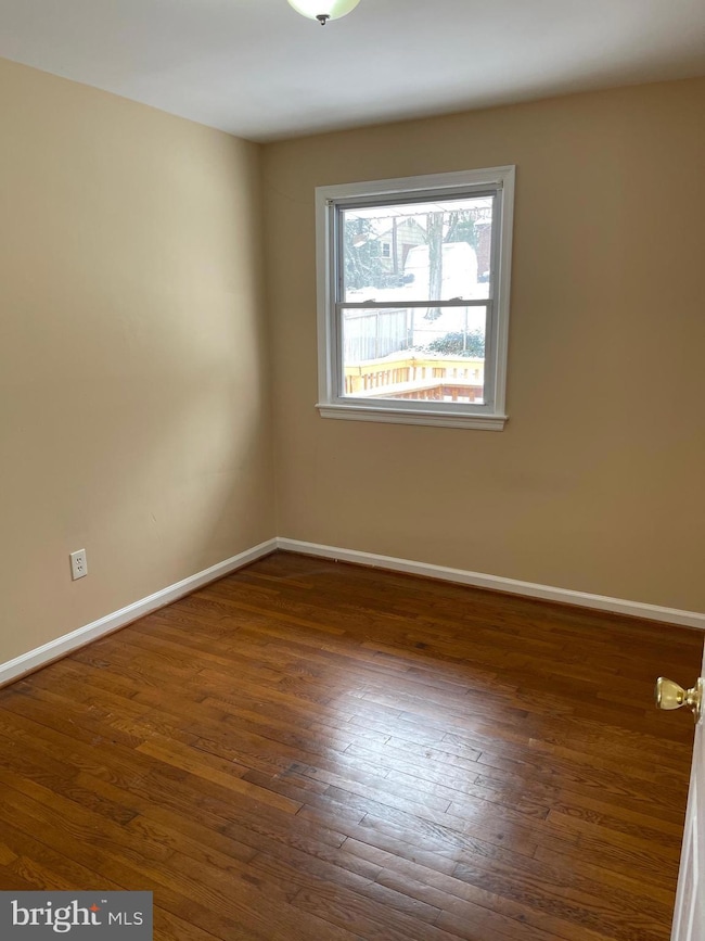 6513 Fairbanks St, New Carrollton, MD 20784 - photo 4
