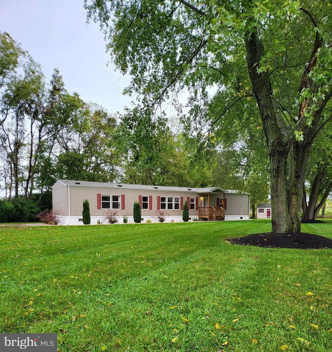 108 Shumack Ct, Bunker Hill, WV 25413 - photo 2