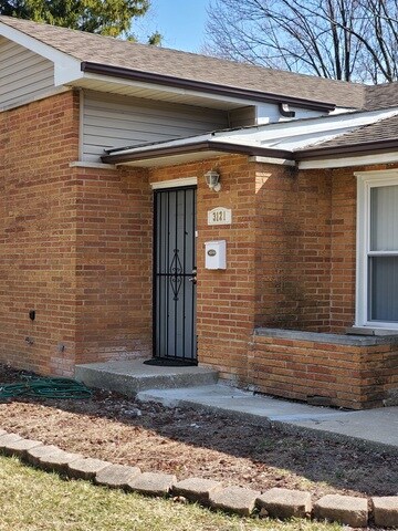 unlisted-address, Hazel Crest, IL 60429 - photo 2