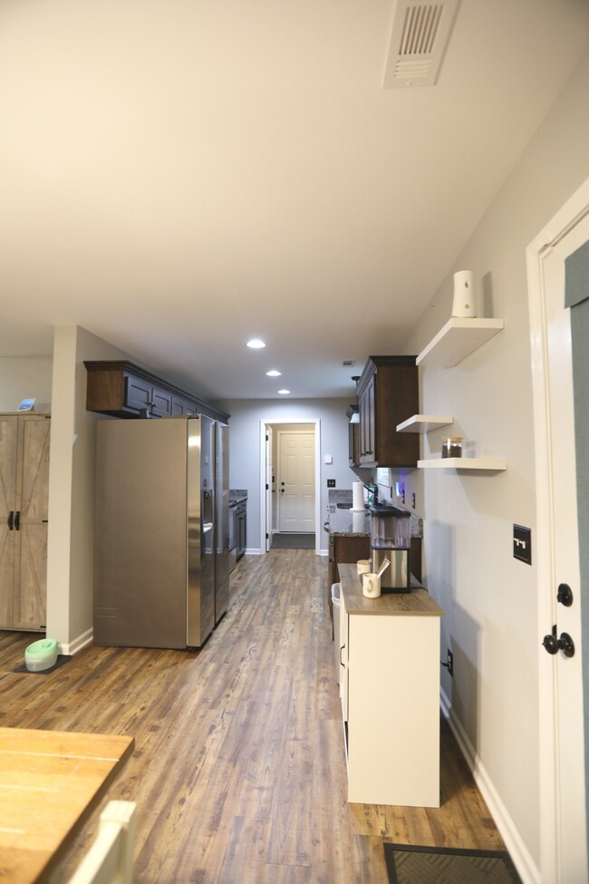 108 E Bomar Ct, Shelbyville, TN 37160 - photo 6