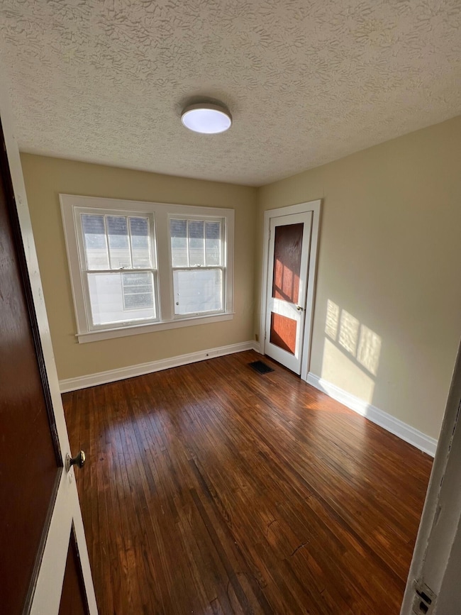 200-202 N Harris Ave, Columbus, OH 43204 - photo 3