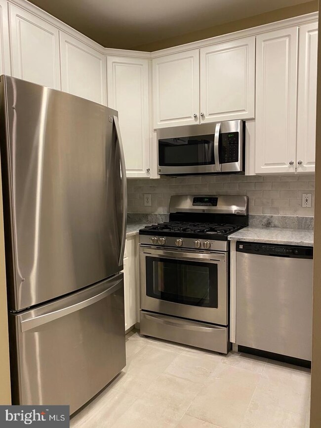 2330 14th St N unit 104, Arlington, VA 22201 - photo 2