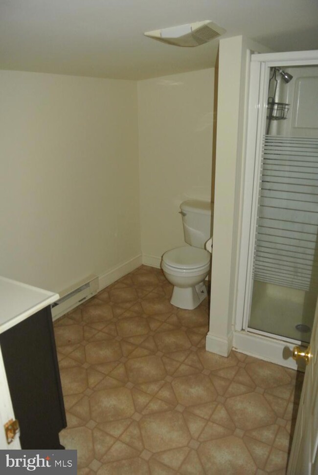 147 E Main St unit 3RD FLOOR, Mechanicsburg, PA 17055 - photo 7