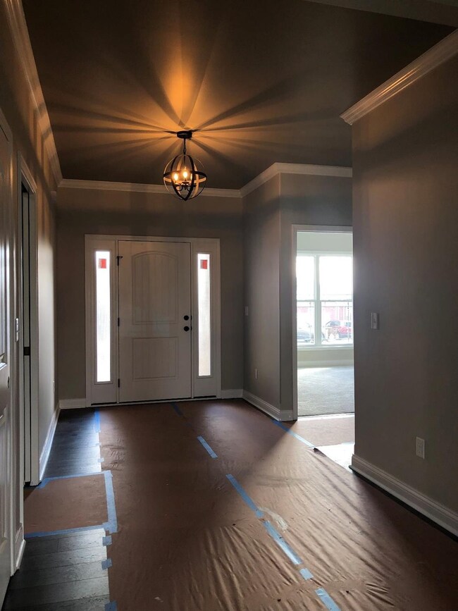 124 Whispering Pines Dr, Frankfort, KY 40601 - photo 2