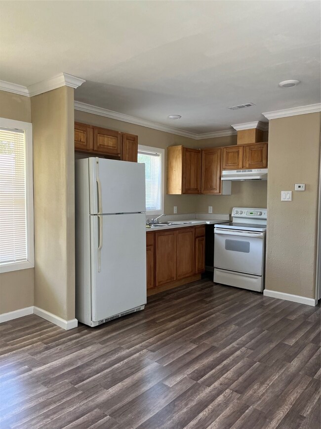 Kitchen with stove & refrigerator