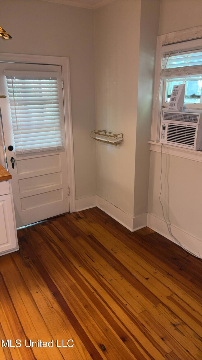 1721 Devine St unit 21, Jackson, MS 39202 - photo 6