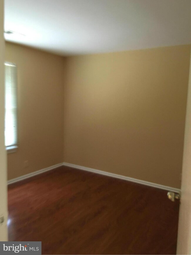 302 W Beech Rd, Sterling, VA 20164 - photo 6