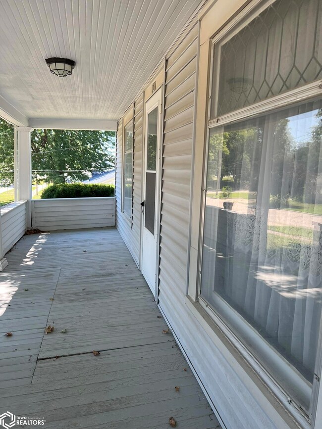 131 E Mckinley St, Osceola, IA 50213 - photo 6