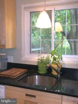 1612 Mount Eagle Place unit 1612, Alexandria, VA 22302 - photo 2