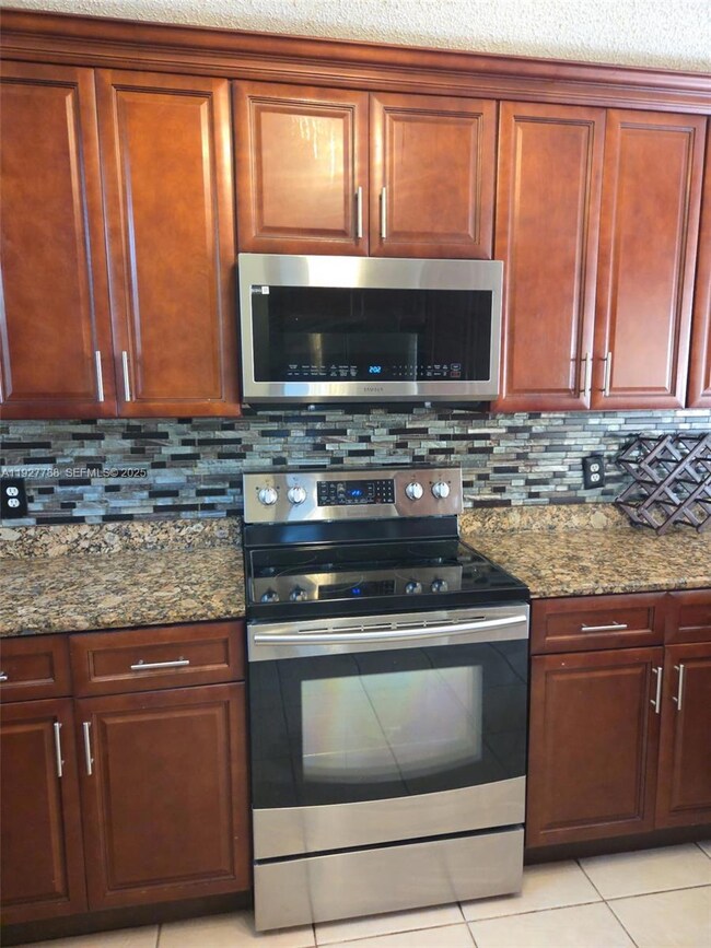 1077 Summer Lakes Dr, Orlando, FL 32835 - photo 7