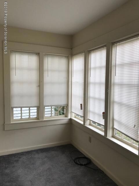 1127 1127 1 2 Amherst St, Scranton, PA 18504 - photo 2