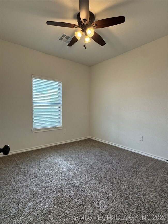 14083 S Lansing Ave, Glenpool, OK 74033 - photo 6