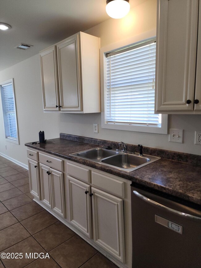 100 Stanton Cir, Warner Robins, GA 31093 - photo 4