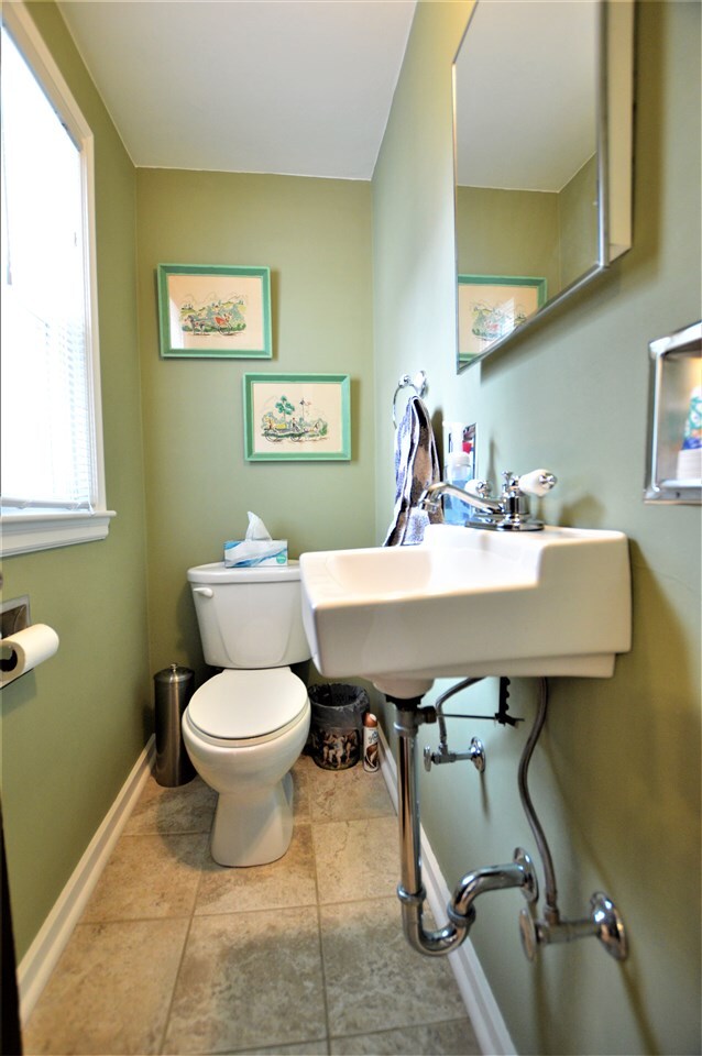 324 W 11th St, Auburn, IN 46706 - photo 7