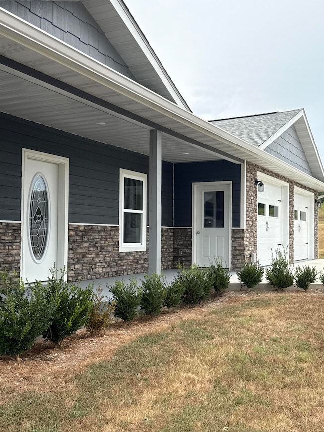 631 Spring Valley Dr, Mammoth Spring, AR 72554 - photo 2