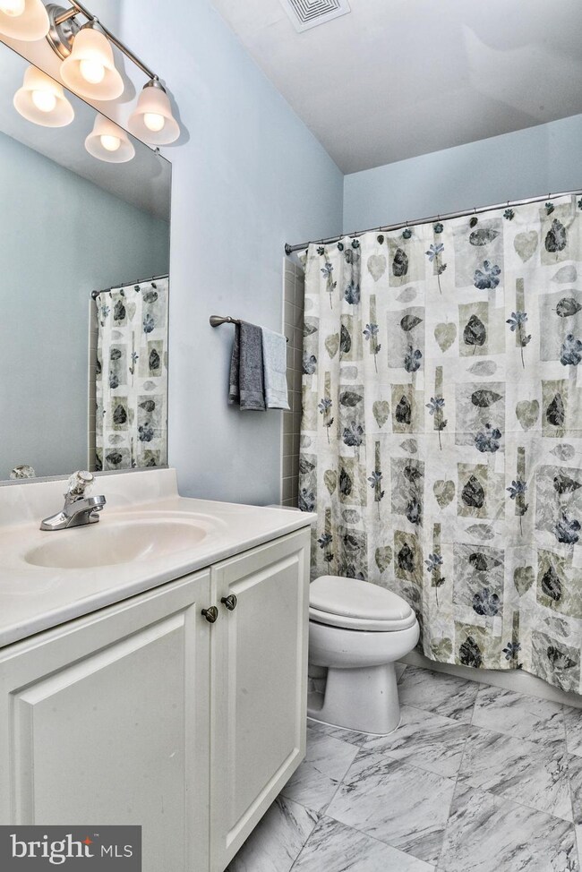 42772 Atchison Terrace unit 2A, Chantilly, VA 20152 - photo 5